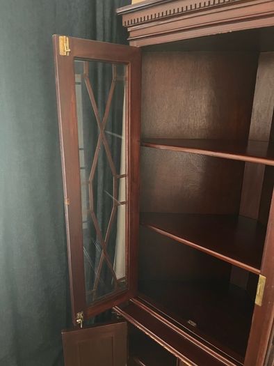 Beautiful Mahogany Glass Cabinet