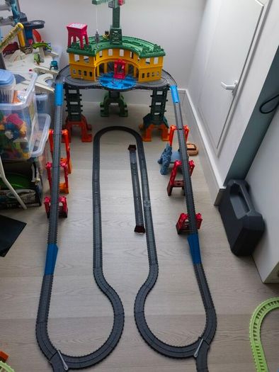 Thomas train track set