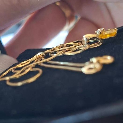 10 ct Gold Pendant with Natural Topaz and Diamonds