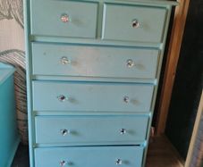Chest of drawers