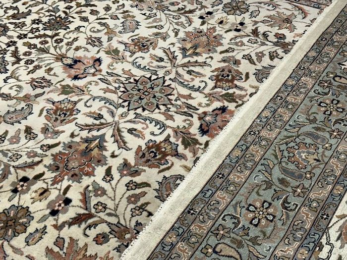 P.ersian Tabriz Rug 360x250cm (TZ12)