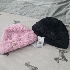 ugg hats 2 of never worn