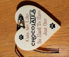Bnwt wooden heart cat