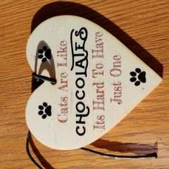 Bnwt wooden heart cat