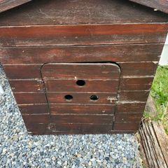 Free Dog House