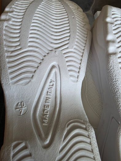 new white chunky sole trainers