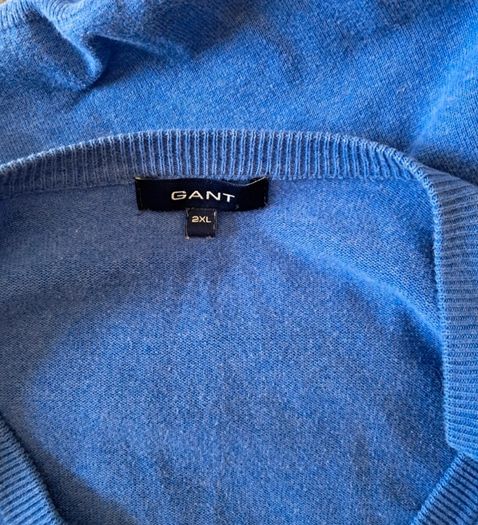GANT sky-blue v-neck sweater