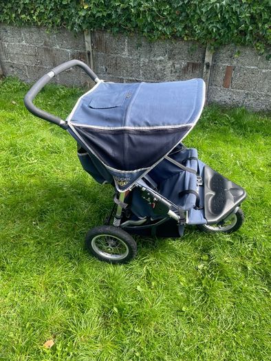Out n About Nipper 360 double buggy with rain cover