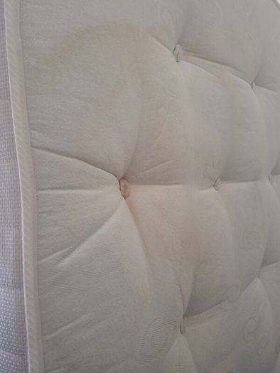 Single bed base and mattress