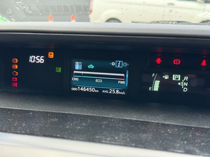 Toyota Prius Alpha 2015 7 Seater Auto Family Car