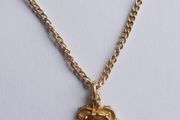 Vintage Hand Carved Cameo Necklace Gold Tone 21 Inch Chain