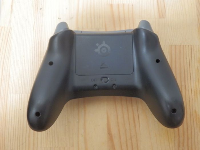 Wireless game controller