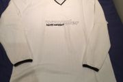 White Wrangler V-neck for mens Size XXL.