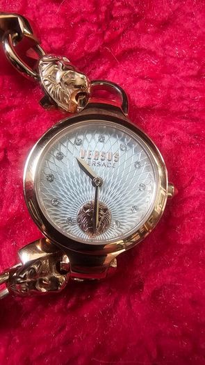 Brand New GENUINE  Versace Women's Watch - Luxury Gold Edition (Unwanted Gift)