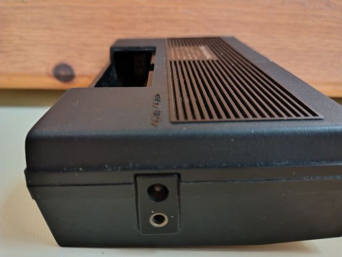 Vintage Portable Transistor Radio for repair or parts