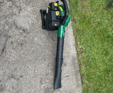 leaf blower