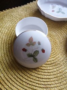 Wedgwood porcelain tinker dishes