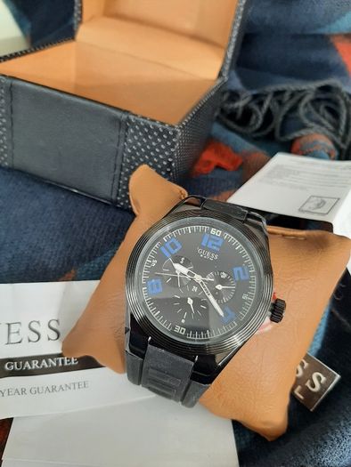 New Guess steel watch in Box