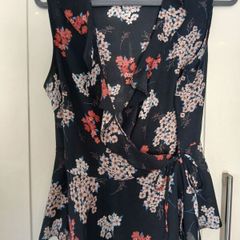 Black floral top
