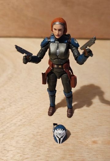 Star Wars Bo-Katan 3.75 " Scale As New Out Of Pack