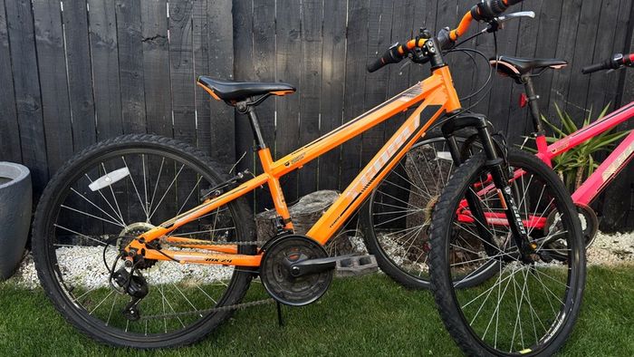 2 kids bikes