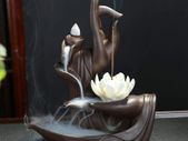 Handmade Backflow Incense Burner Lotus Monk Backflow Incense Holder Incense Cone Sticks Holder with 20pcs Backflow Incense Cones Home Decor Lotus