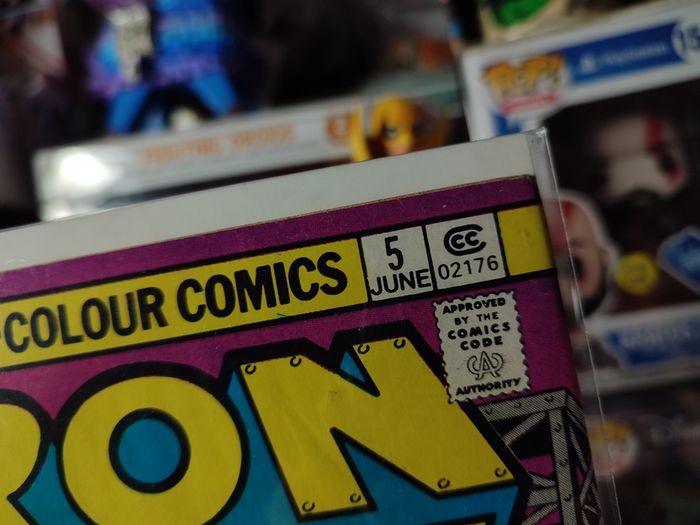 Iron Fist ! Issue #5 ! 1st Appearance of Scimitar ! Iron Fist makes ties to the IRA ! Bronze Age Comic from 1976 ! by Marvel !