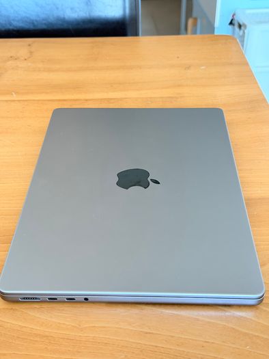 Apple MacBook Pro (14-inch, Apple M1 Pro chip) - Space Grey