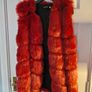Fur gilet women -red. Image 3