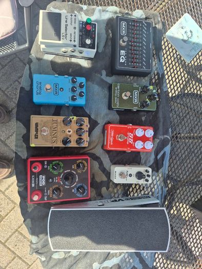 Guitar pedals