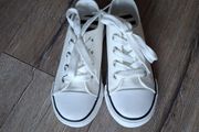 White canvas sneakers size 9