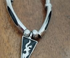 Stylish Metal Necklace for Everyone.