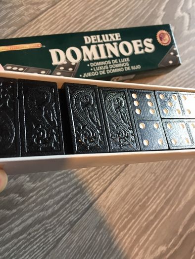 Deluxe Dominoes Set