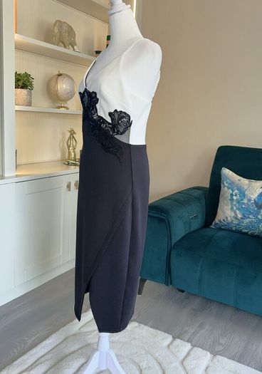 Brand New Stunning Ladies Black & White Dress from Lipsy Size UK 10 / EU 38