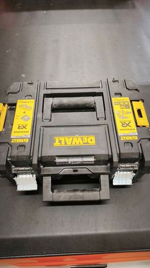 DeWalt Collated Screw Gun
