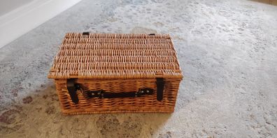 Picnic basket