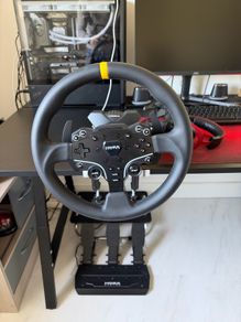 MOZA R3 PC upgraded wheel