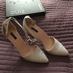 Silver shoes to fit size 7