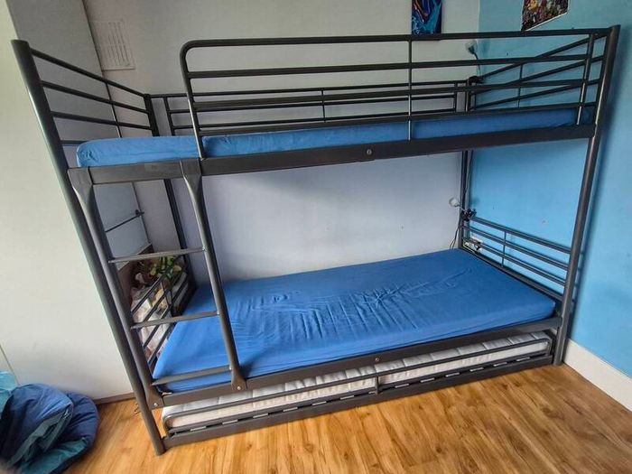 IKEA SVARTA Bunk Bed & Matching Pull-Out Trundle Bed