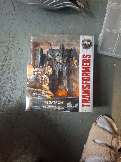 hasbro transformers megatron premier edition