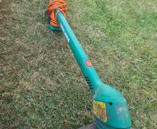 Black and Decker Strimmer