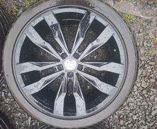 20" Genuine Vw Tiguan Suzuka Alloys with tyres