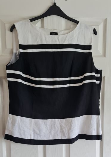 PLUS SIZE (22) F&F Linen Style Top. New