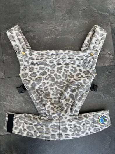 Artipoppe Zeitgeist Light Grey Leopard Baby Carrier