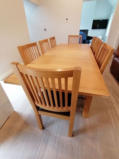 Willis & Gambier Dining Table & 8 Chairs