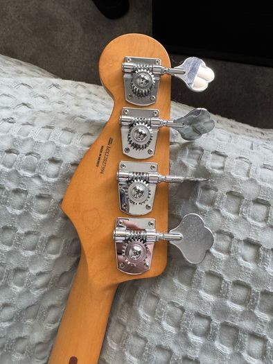 Fender Player Plus Meteora Bass Opal Spark