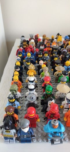 LEGO Collection (2011-2018) Mixed Figures & Bricks, Blue Ninjago NRG Zane figure with his spinner.