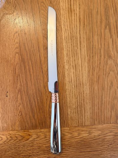 NEWBRIDGE Silverware Bridal Wedding Cake Knife