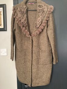 Ladies cardigan with fur trim