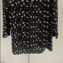 blouse Bnwt size 10 black with print Image 4